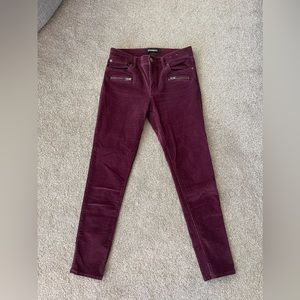 2 pairs of Express womens jeans. Size 8L